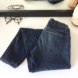 Skinny Jeans, distressed dark wash sz 27